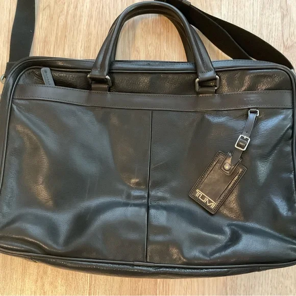 Tumi Business Bag 69730HKO Berwick Double Zip Leather Black